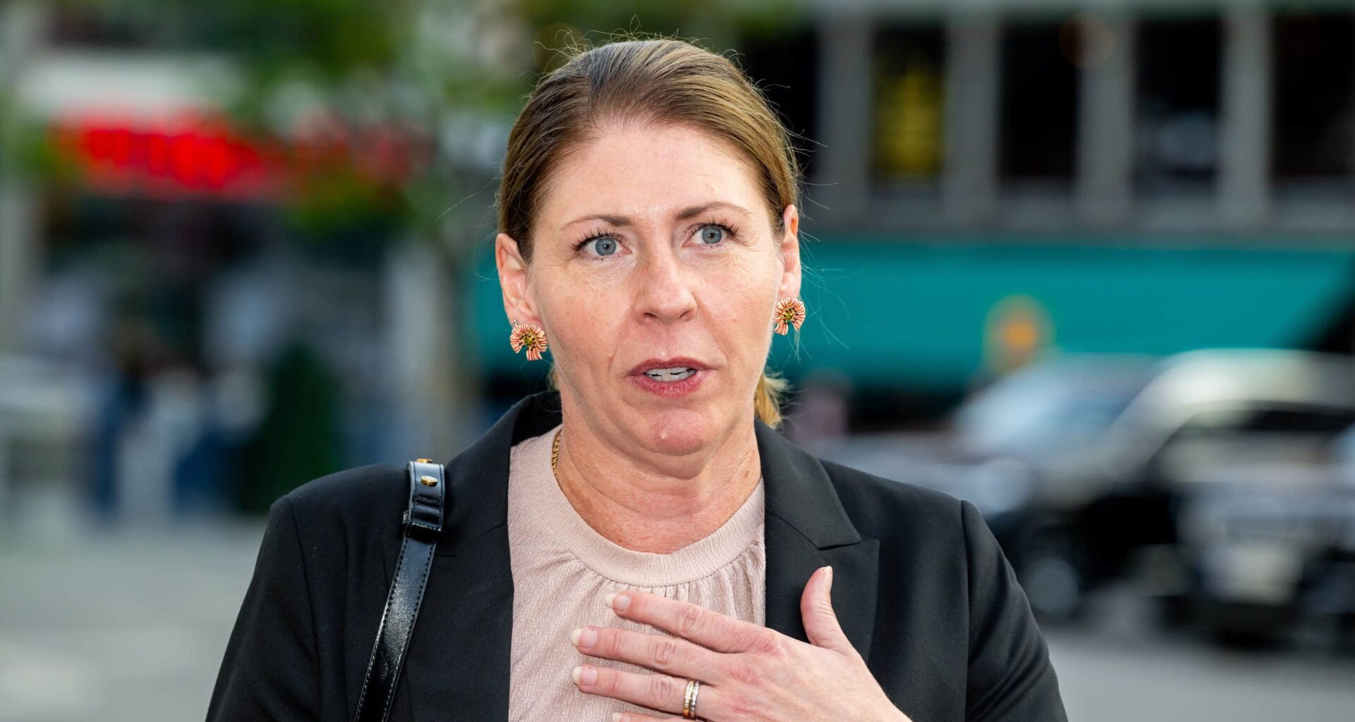 Nya ministern Elisabet Lann trodde hon skulle dö i tsunamin