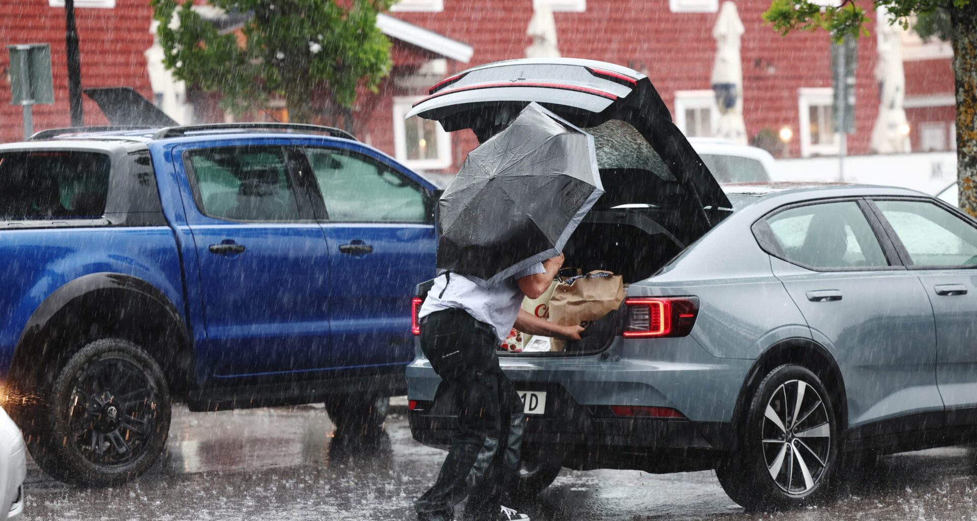 Regnoväder rammar Sverige: ”Blir en blöt period” | Väder