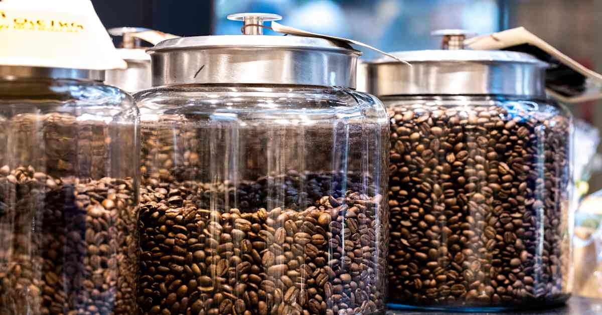 Några koppar kaffe om dagen kan förlänga livet – men de ska drickas på morgonen | Inrikes