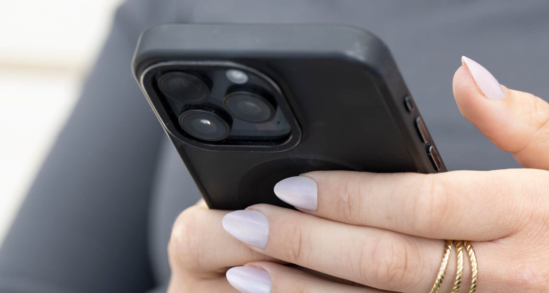 Då är det nyttigt att skrolla i mobilen