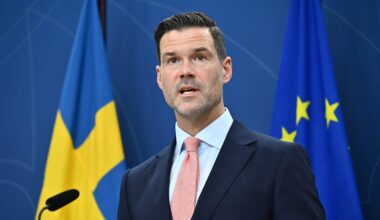 Utredare: Uppehållstillstånd kan rivas upp