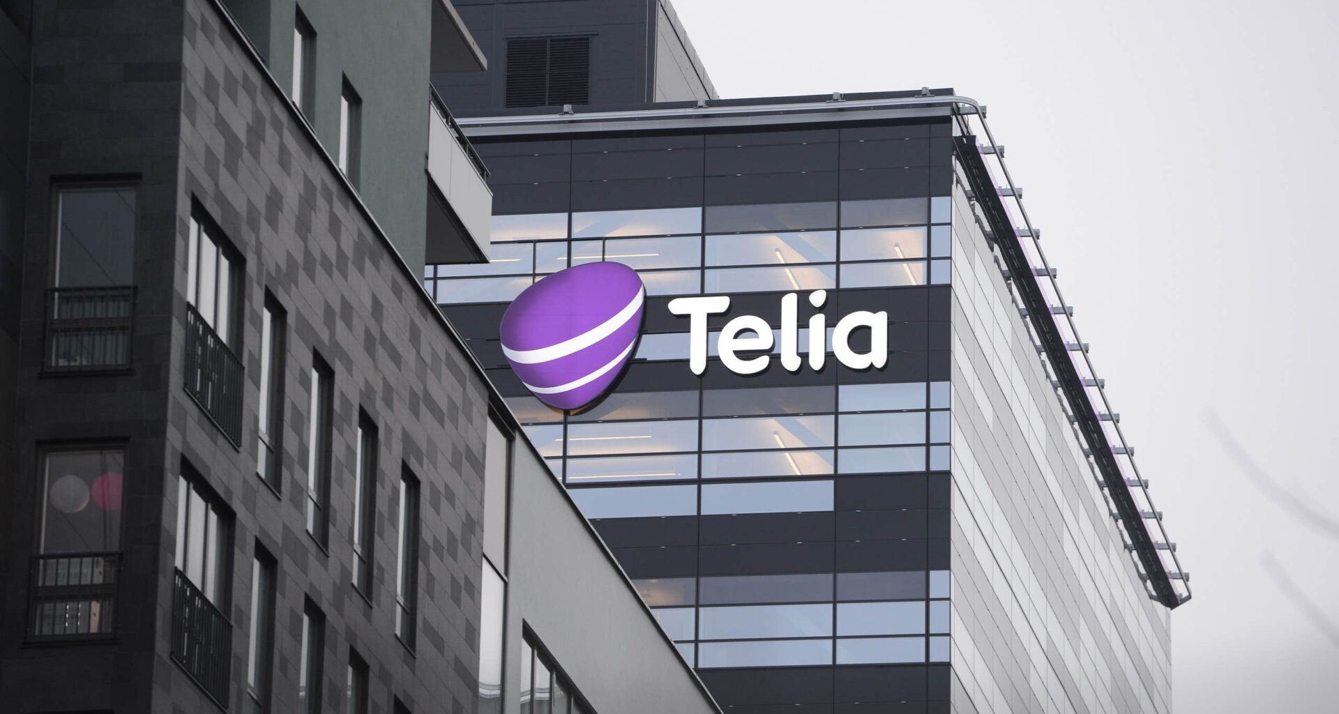 Telia-anställd åtalas –
lurade till sig miljoner