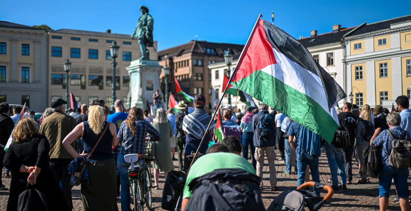 Fyra av tio väljare vill se hårdare kritik mot Israel