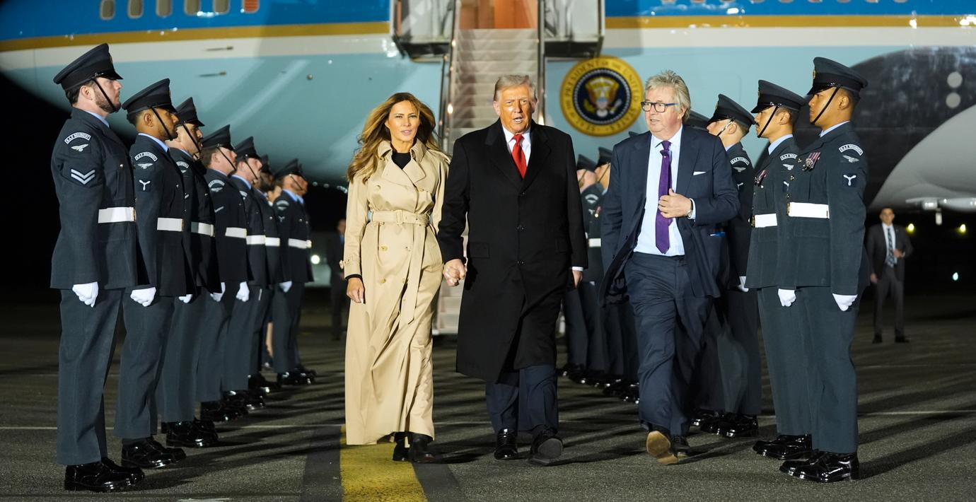 Pompa och ståt är vägen till Trumps hjärta