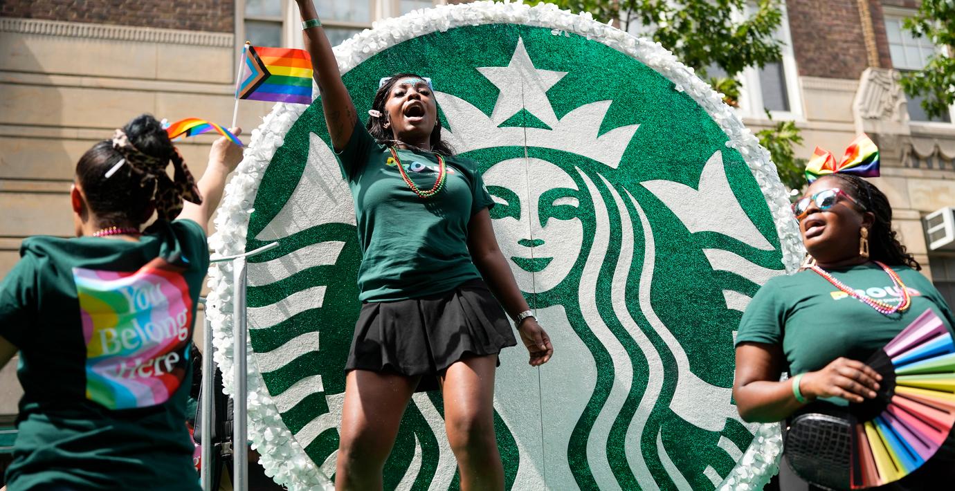 Starbucks stänger butiker och säger upp personal