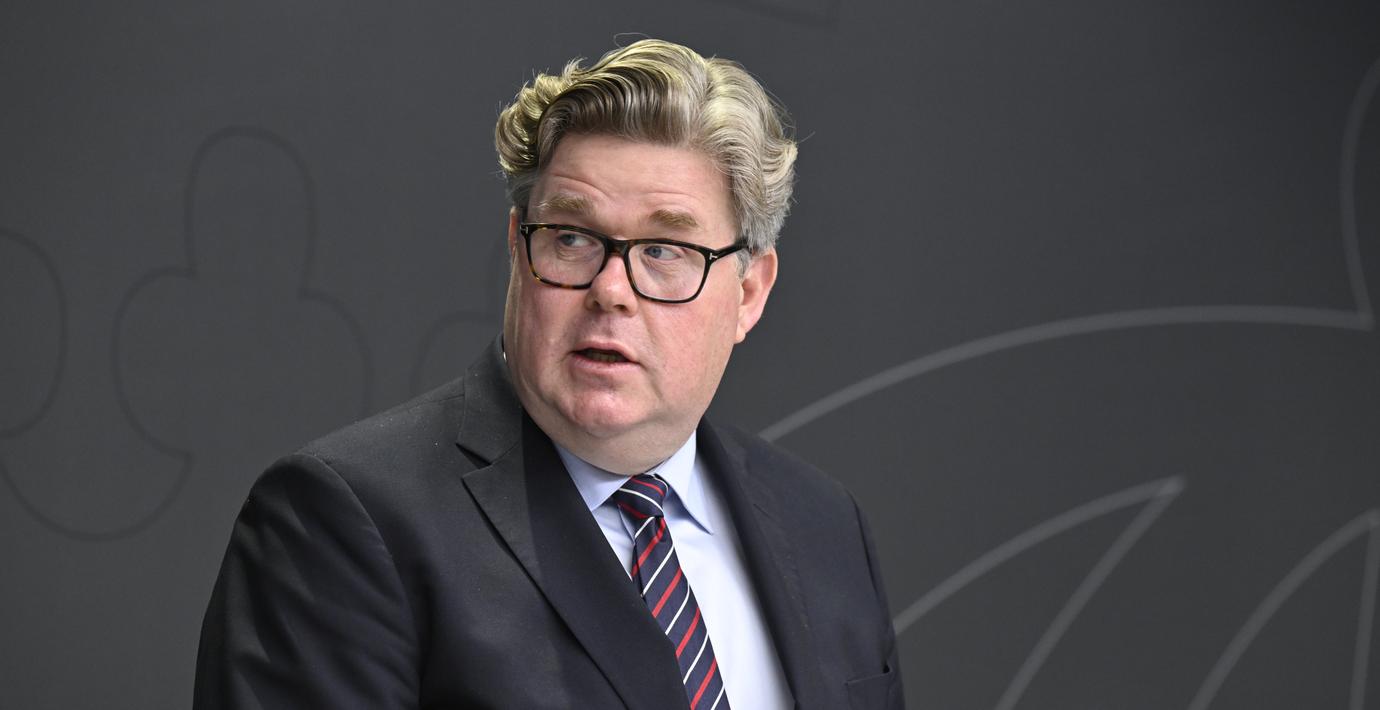 Gunnar Strömmer glömde surfplatta på flygplan: ”Pinsamt”