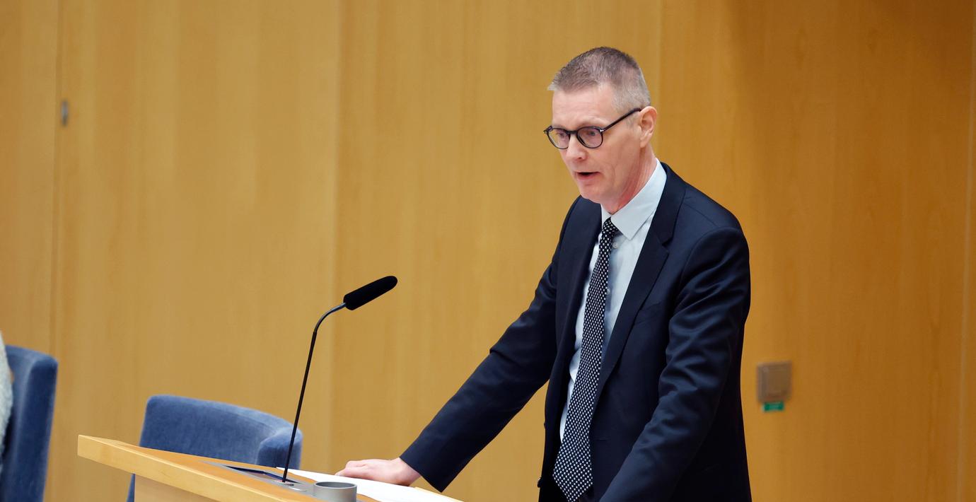 Vi anmäler Karlsson (M) för hets mot folkgrupp