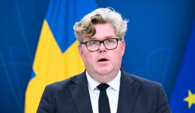 Regeringen kan skärpa lagen för de som ”ger sig på andra” vid demonstrationer
