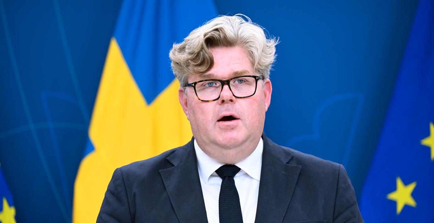 Regeringen kan skärpa lagen för de som ”ger sig på andra” vid demonstrationer