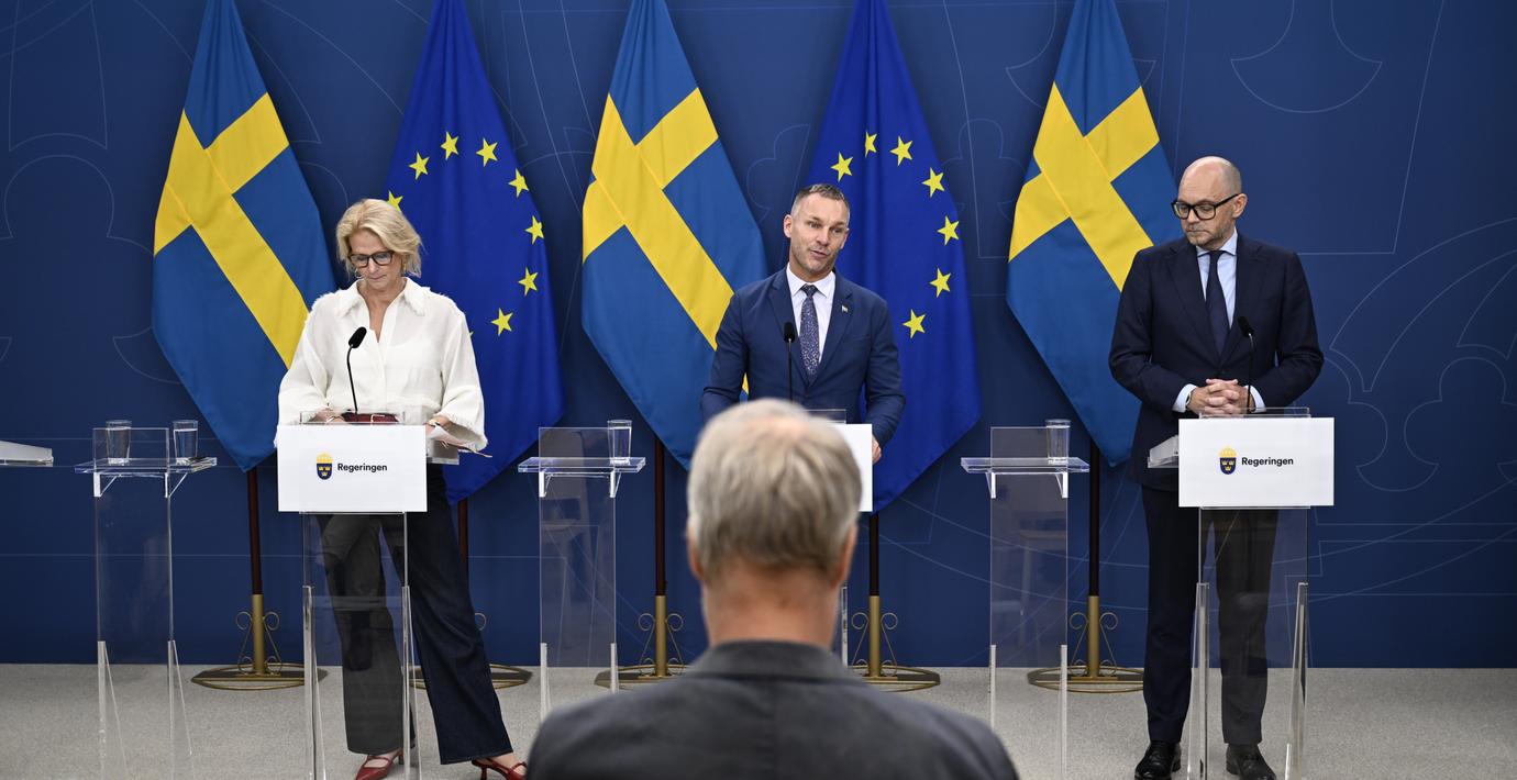 Regeringen vill införa skattebroms för kommuner