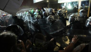 Stora protester mot regeringen i Serbien: ”Avgå”