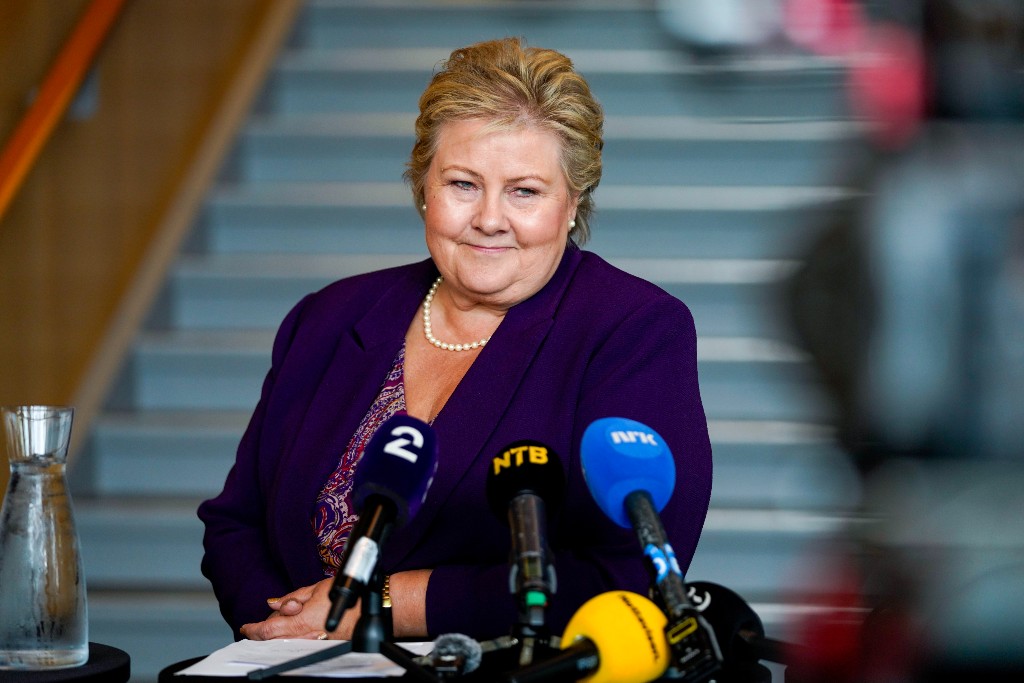 Erna Solberg avgår efter 21 år som Høyres partiledare