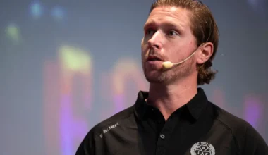 TV: "Bäckis" om återkomsten till SHL: "Folk tycker och tänker"