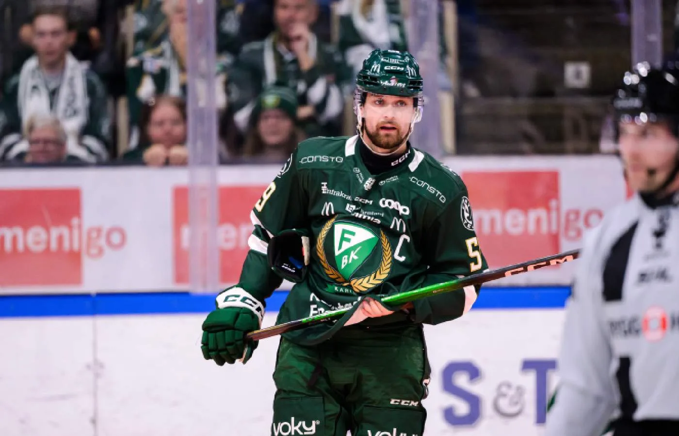 JUST NU: Lagkaptenen Linus Johansson saknas för Färjestad