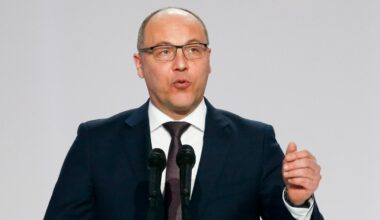 Hjälte efter döden – därför sörjer Ukraina den skjutne politikern - Omni