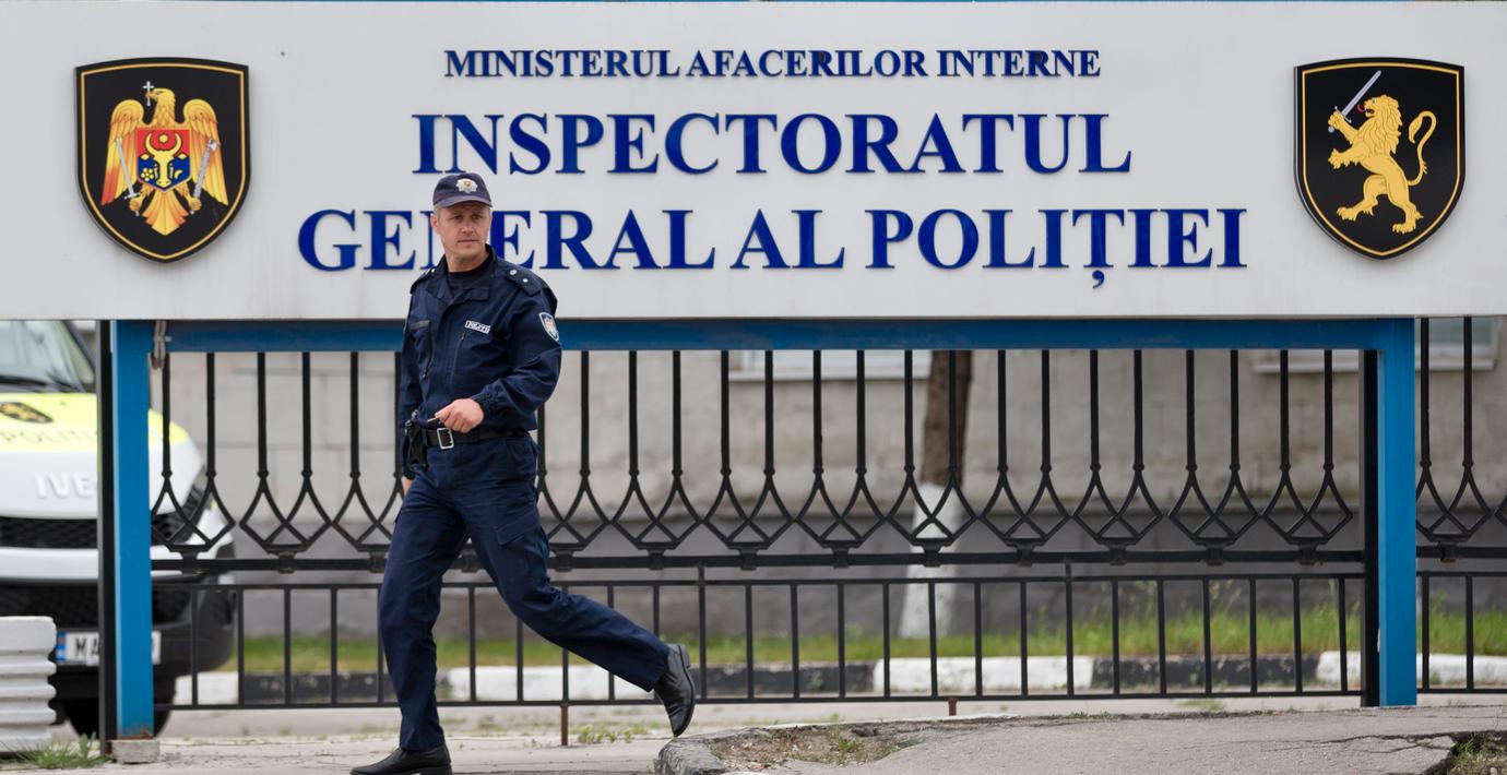 Räder mot misstänkt rysk påverkan inför moldaviska valet