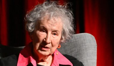 Atwood och Ellis tillbaka i hyllan efter massiv kritik