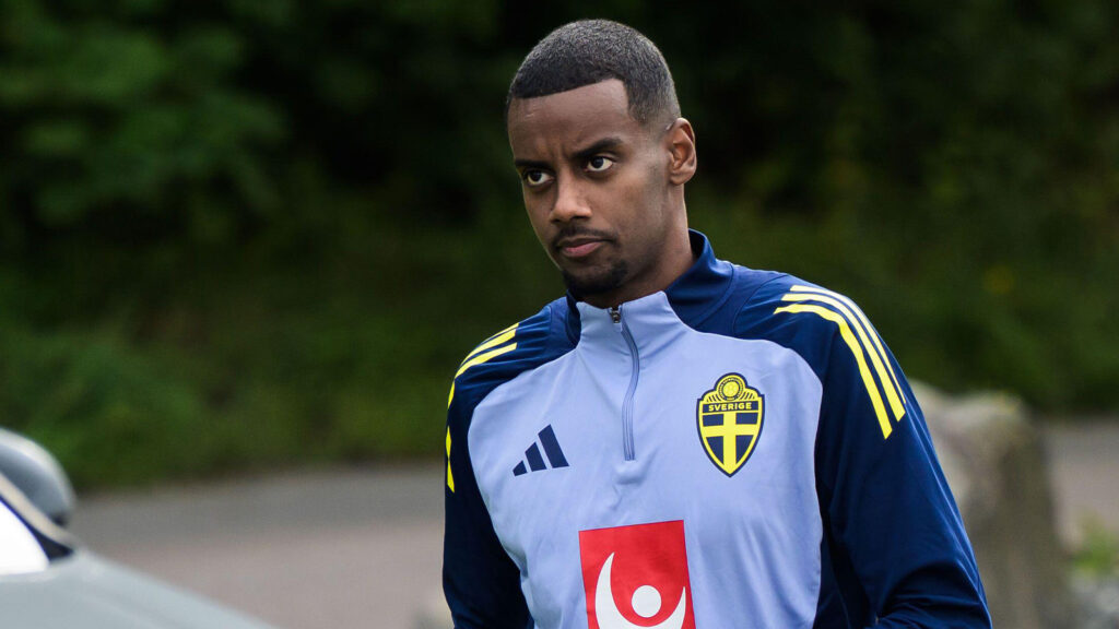Stockholm, Sverige. 2 sep, 2025. 250902 Alexander Isak från svenska fotbollslandslaget under en träningssession den 2 september 2025 i Stockholm.