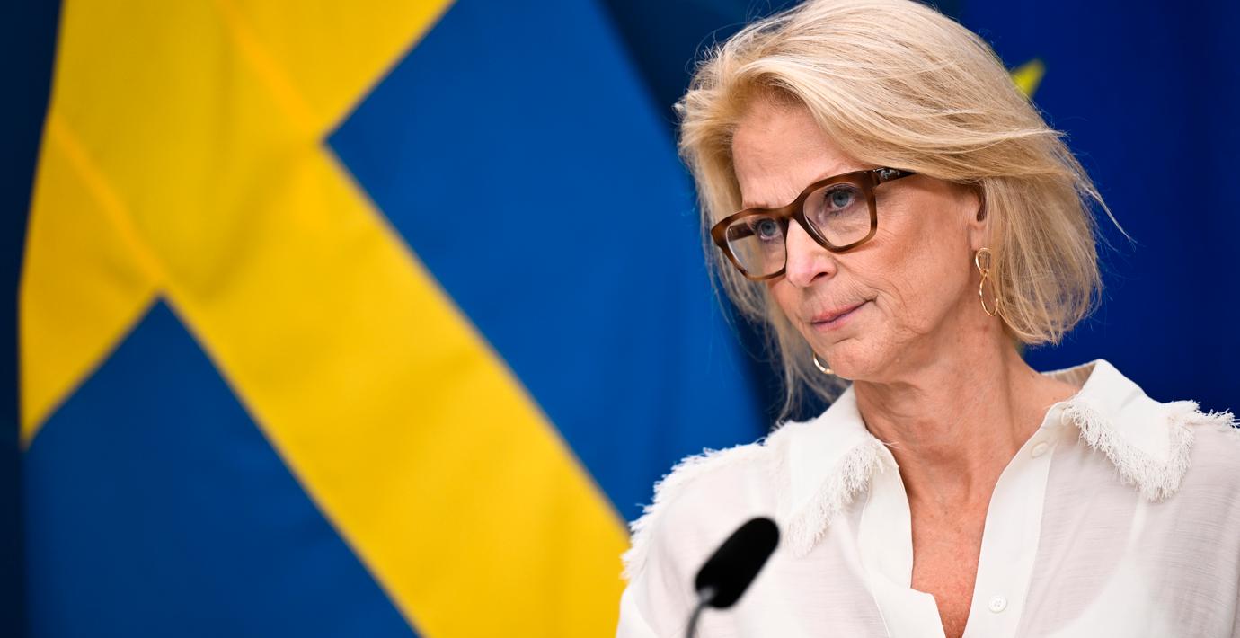 Svantesson sågar bankernas sänkningar: ”Sticker i ögonen”