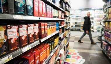 Inflationen revideras ner – matpriserna minskar för första gången i år