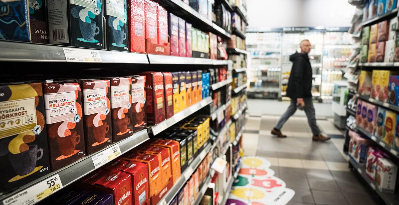 Inflationen revideras ner – matpriserna minskar för första gången i år
