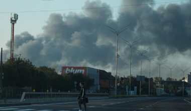 Massiva attacker – drönare och robotar mot Kyiv