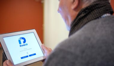 Bankerna måste göra mer för att skydda äldre