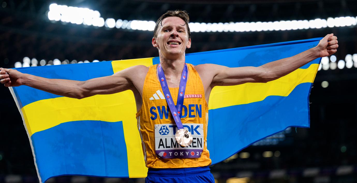 Almgren tar historiskt VM-brons på 10 000 meter