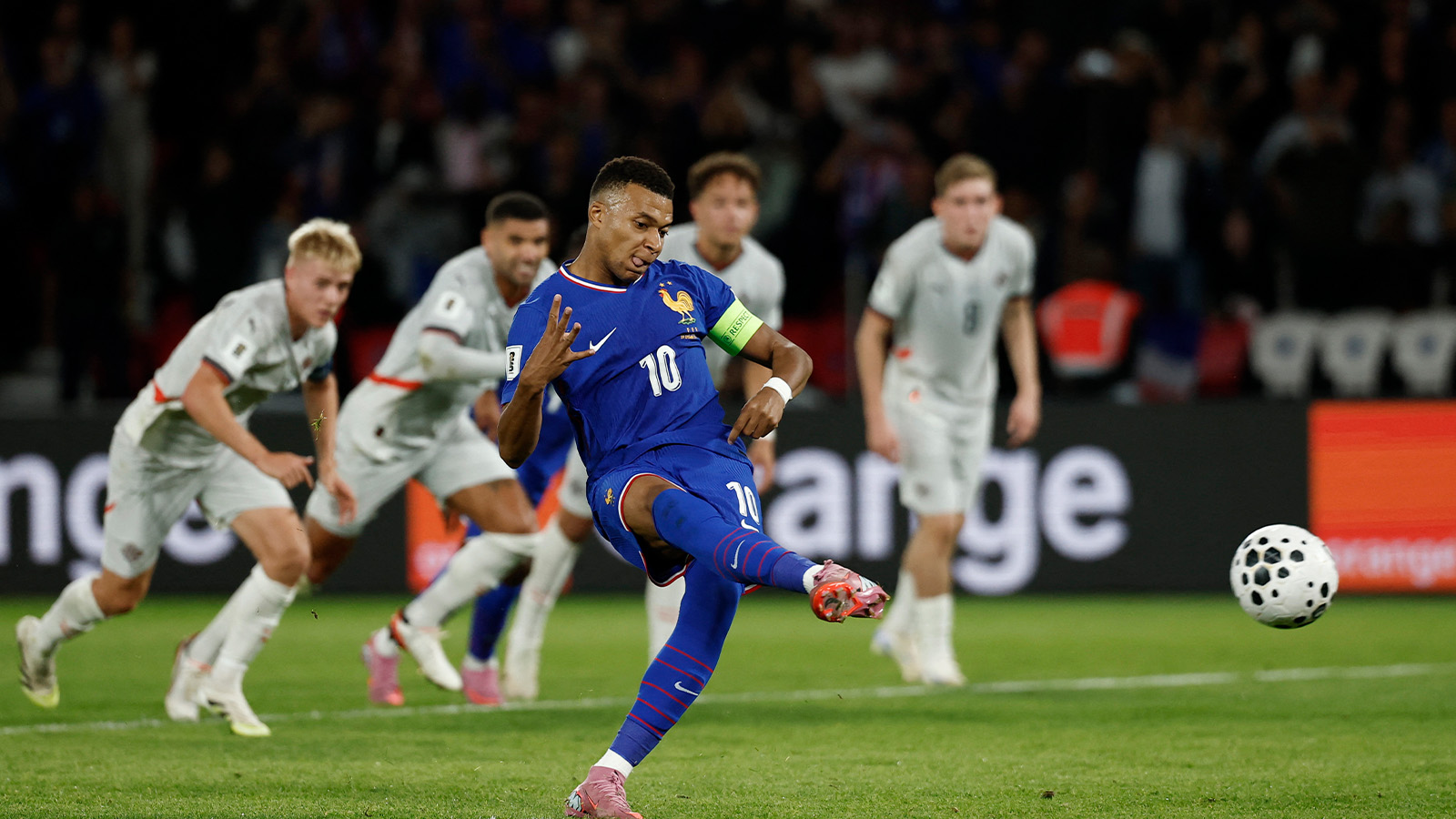 TV: Frankrike vände och vann mot Island i Paris
