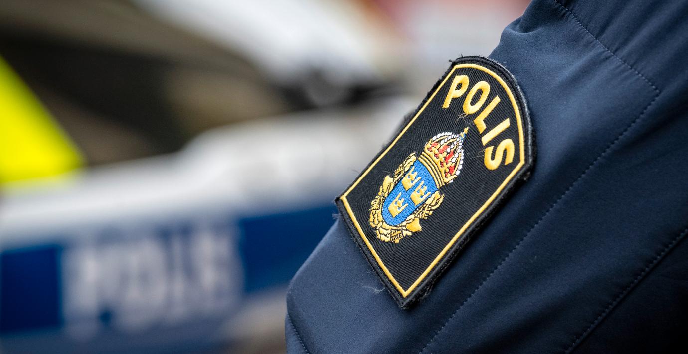 Poliser döms till fängelse för grovt narkotikabrott