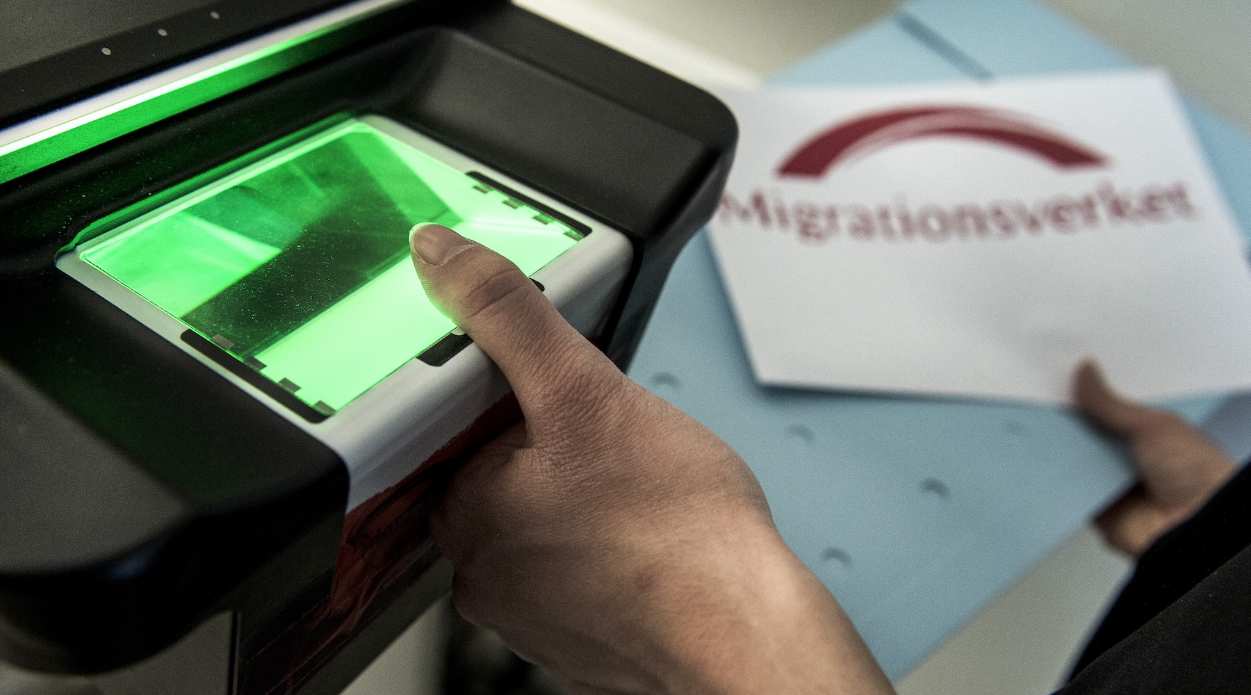 Svenska medborgare undantas – anhöriginvandringen förblir hög