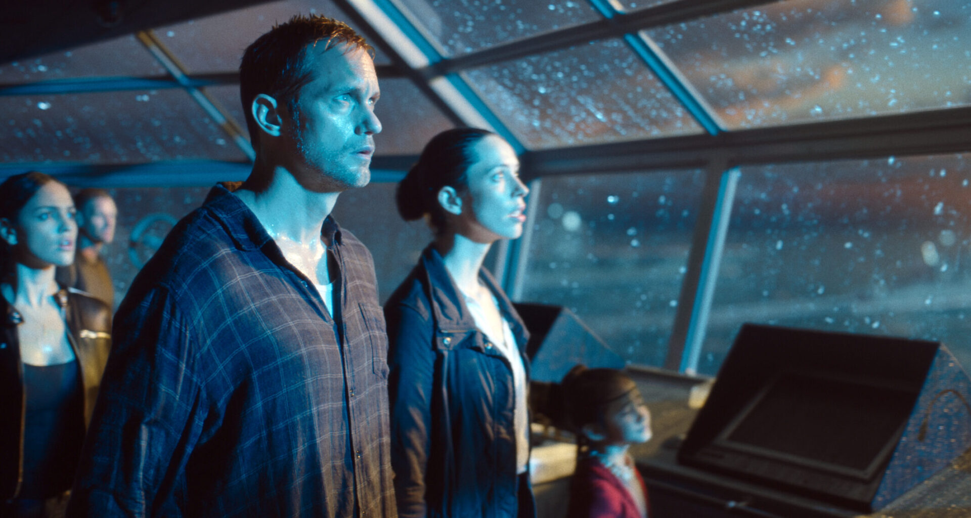 På tv ikväll: Alexander Skarsgård möter filmhistoriens största monster i succén från 2021