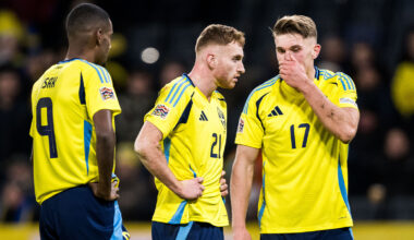 241116 Alexander Isak, Dejan Kulusevski och Viktor Gyökeres från Sverige under Nations League-matchen i fotboll mellan Sverige och Slovakien den 16 november 2024 i Stockholm.