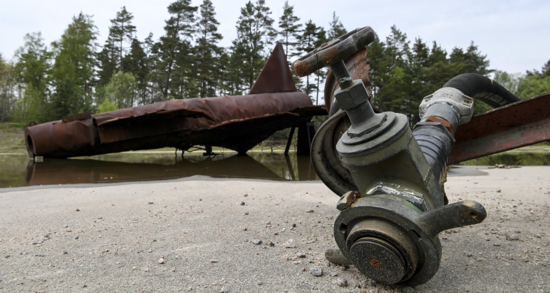 Försvarsmakten visste om risker med släckvattnet – redan på 90-talet - Ekot