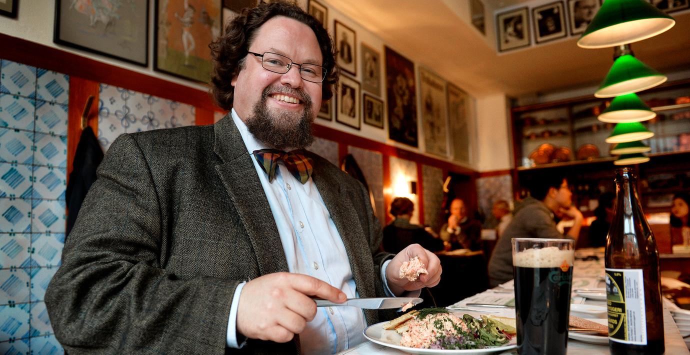Edward Blom sågar nya råd: ”Vegankost är äcklig”