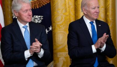 Clinton och Biden hyllar Trump efter fredsavtalet