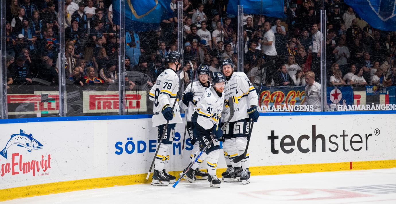 Krislaget tystade Hovet – körde över Djurgården