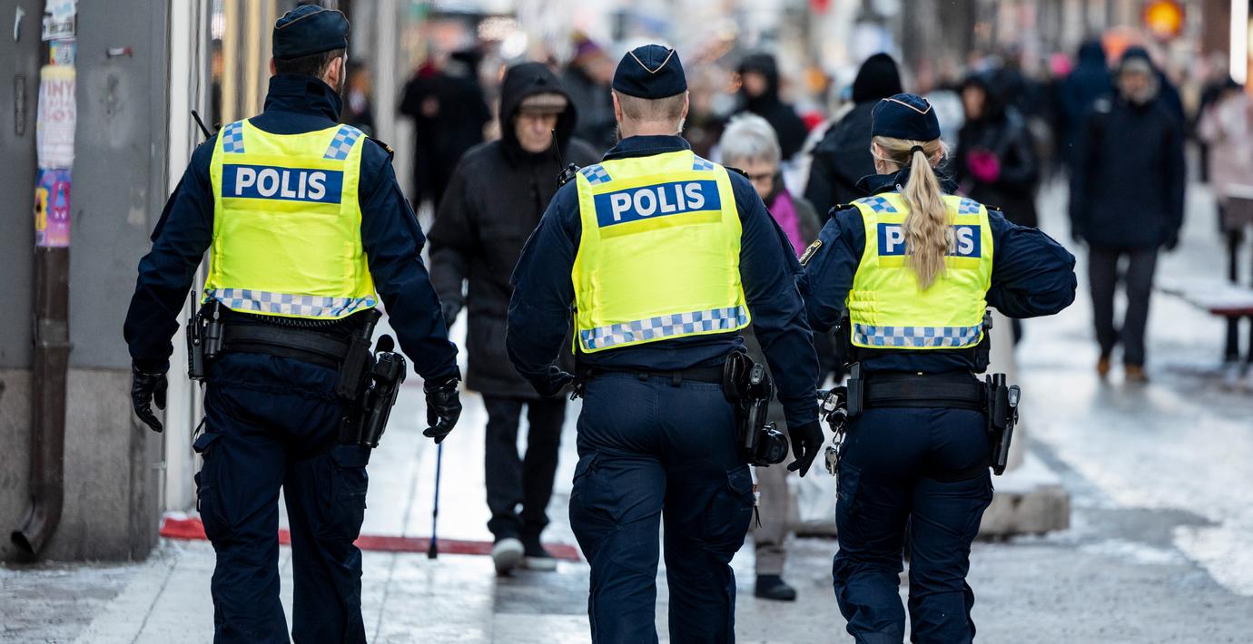 Fängelse för känd rappare som bar jaktkniv i Stockholm