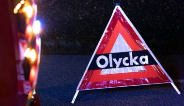 Bil som krockat ringde 112 – föraren försvunnen