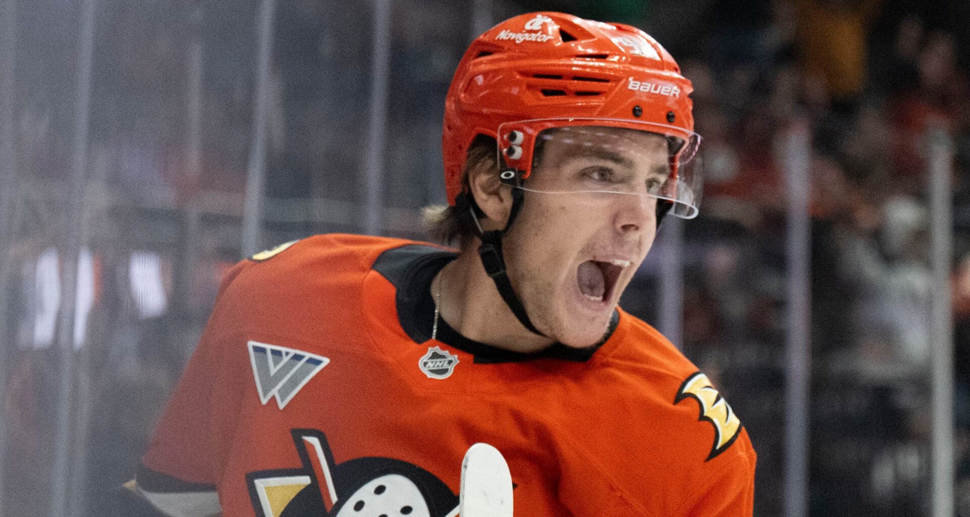 Leo Carlsson med dubbla mål på sex minuter | NHL
