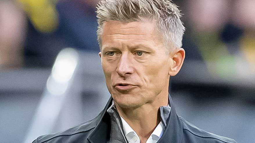 AIK borde sparka Mikkjal Thomassen