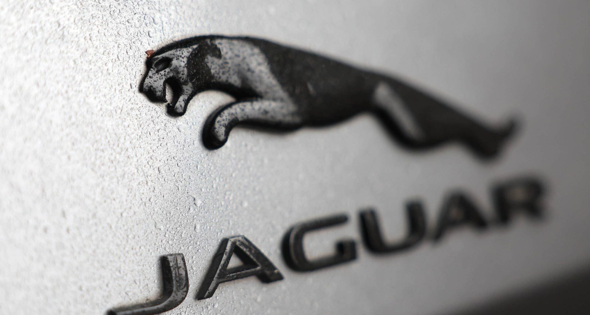 Jaguar Land Rovers fabriker i gång igen efter cyberattack