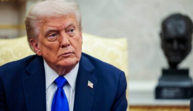 Trumps ilska mitt i krisen: ”Kamikaze” | Världen