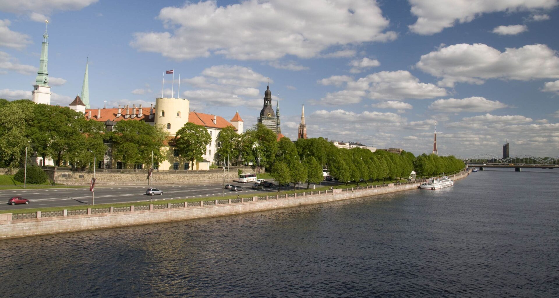 Lettland kräver att ryssar lämnar landet före 13 oktober