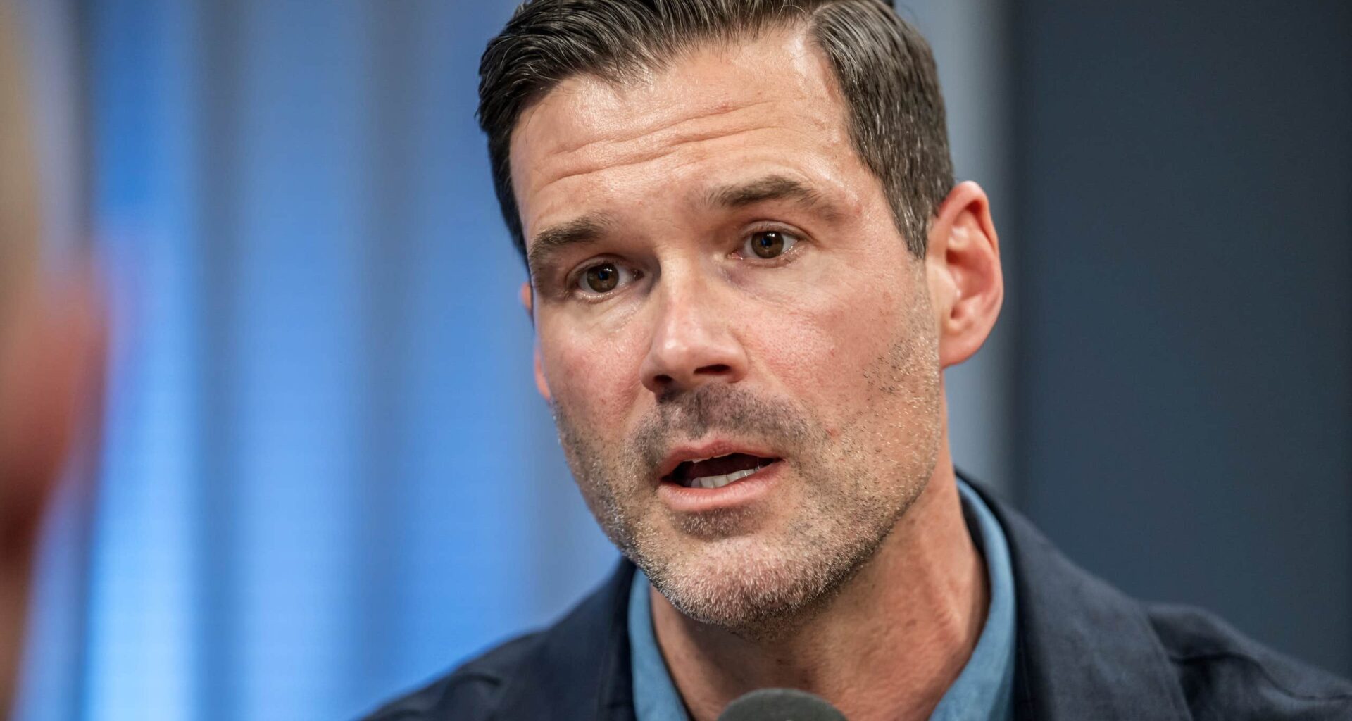 Stoppa arbetstillstånd till personliga assistenter och bärplockare