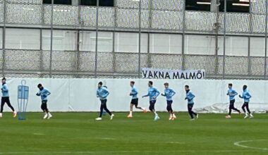 Banderoll på MFF:s träning inför matchen mot Norrköping
