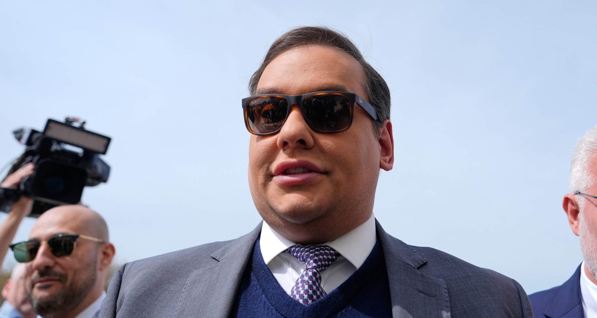 Trump friger George Santos – dömd och utesluten
