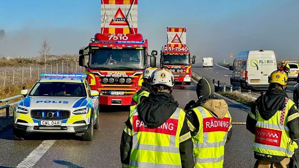 Varnar för blixthalka – nio bilar i olycka i Lilla Edet