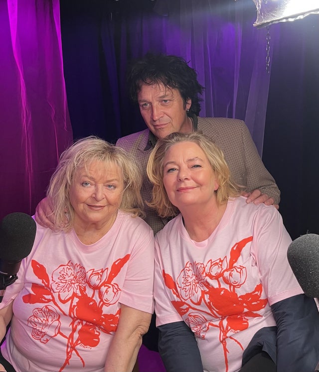 Sören ”Sulo” Karlsson och Ia Langhammer tillsammans med den ”riktiga” Kikki.