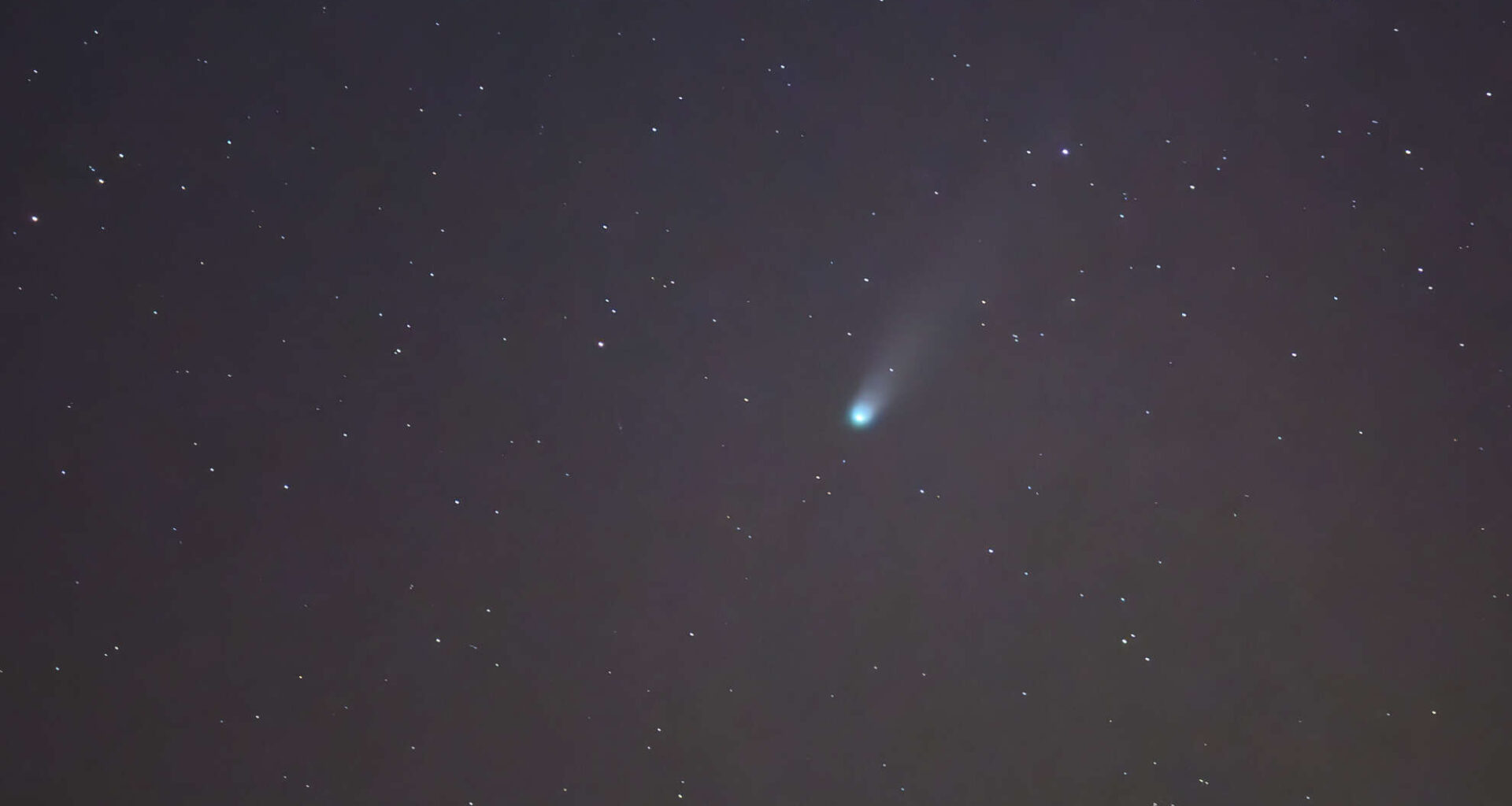 Lemmon passerar jorden – så ser du kometen i Värmland